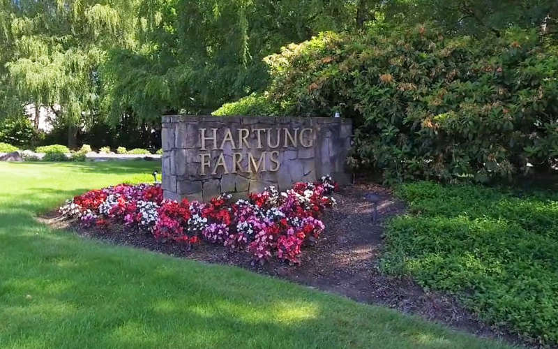 Hurtang Farms Entrance